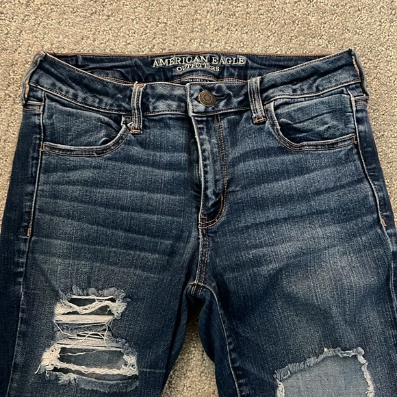 Women’s American Eagle super stretch ripped jeans size 10 - Picture 2 of 5
